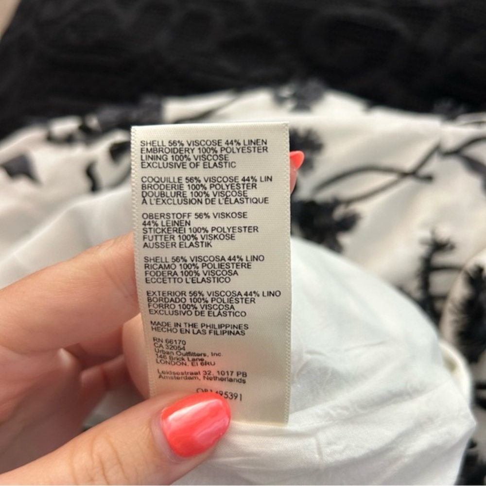 Anthropologie Sabrina Black & White Puff-Sleeve Applique Mini Dress - Picture 10 of 11